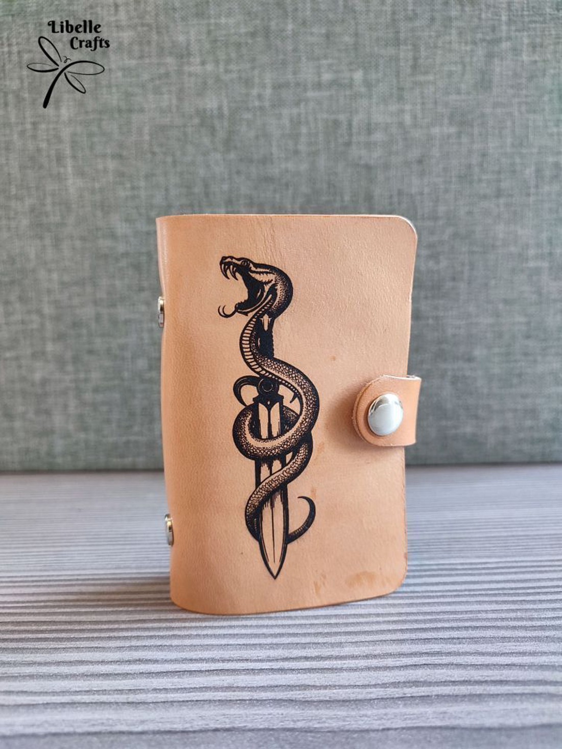 Kígyós - kardos motívumos igazolványtartó - táska & tok - pénztárca & más tok - kártyatartó & irattartó - Meska.hu