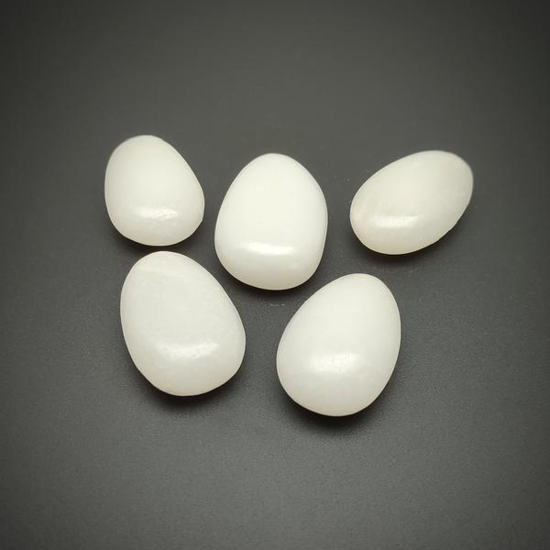 25/30mm Jáde fehér csepp - kellékek & szerszámok - ásvány alapanyag - marokkő - Meska.hu