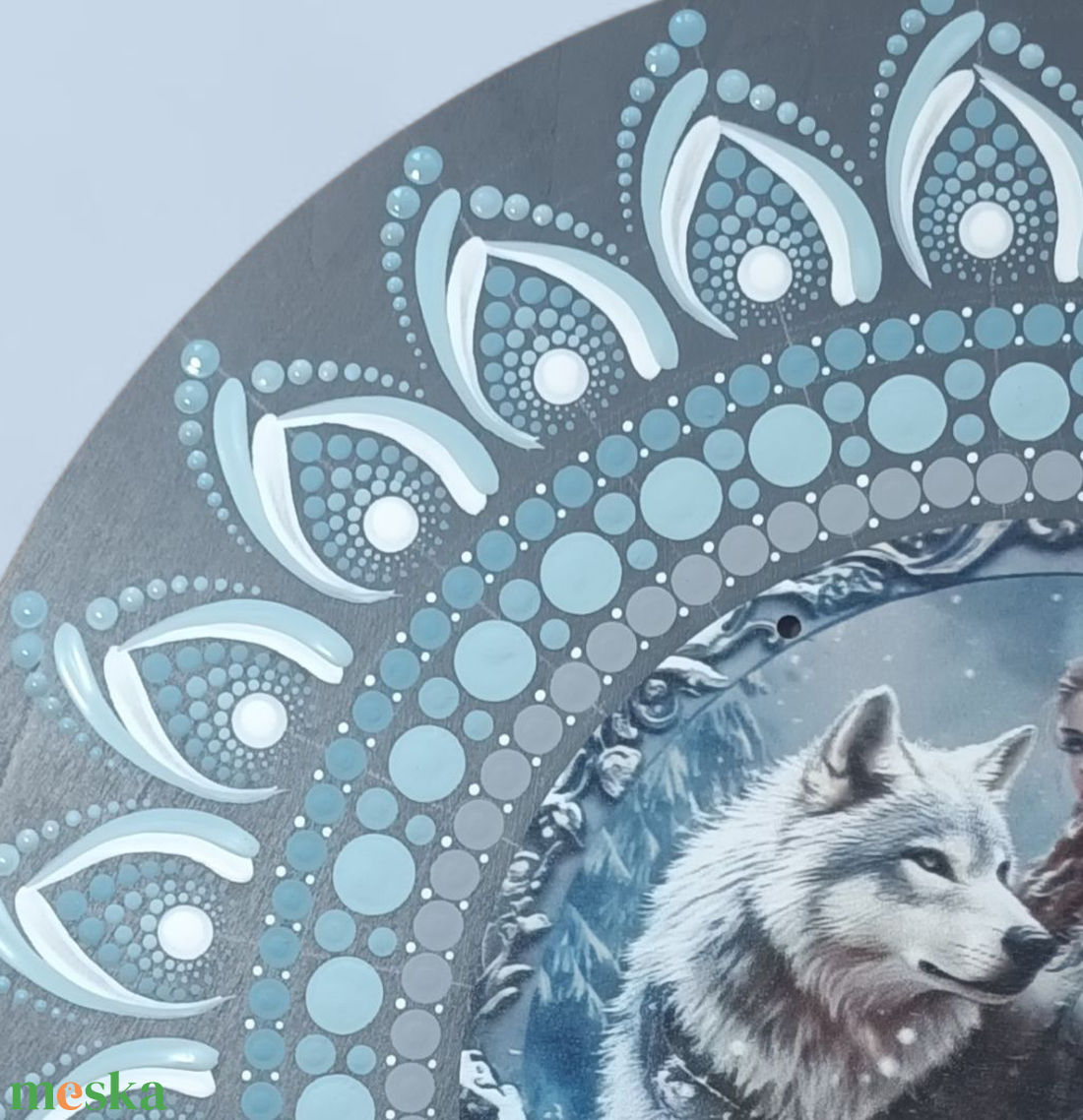 Egyedi mandala, nyomtatott fa középpel, szürke alapra festve fehér és kék árnyalatokkal festve  - otthon & életmód - dekoráció - spiritualitás - mandala - Meska.hu