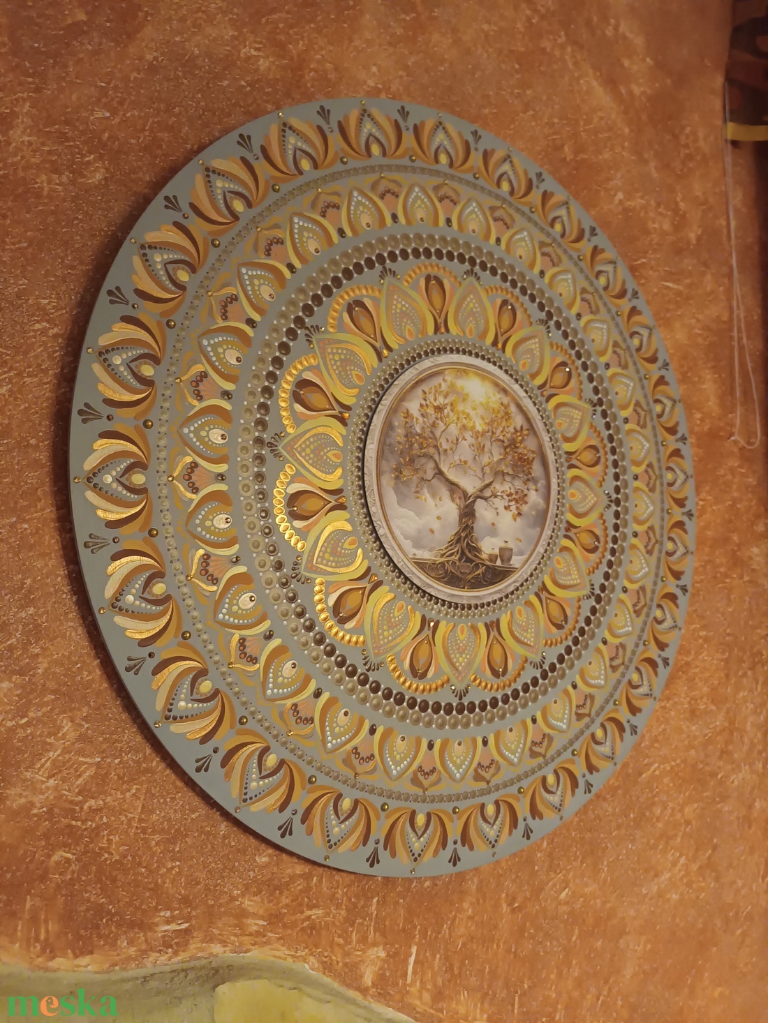Egyedi mandala, nyomtatott fa középpel, világosbarna alapra festve sárga és barna árnyalatokkal festve  - otthon & életmód - dekoráció - spiritualitás - mandala - Meska.hu