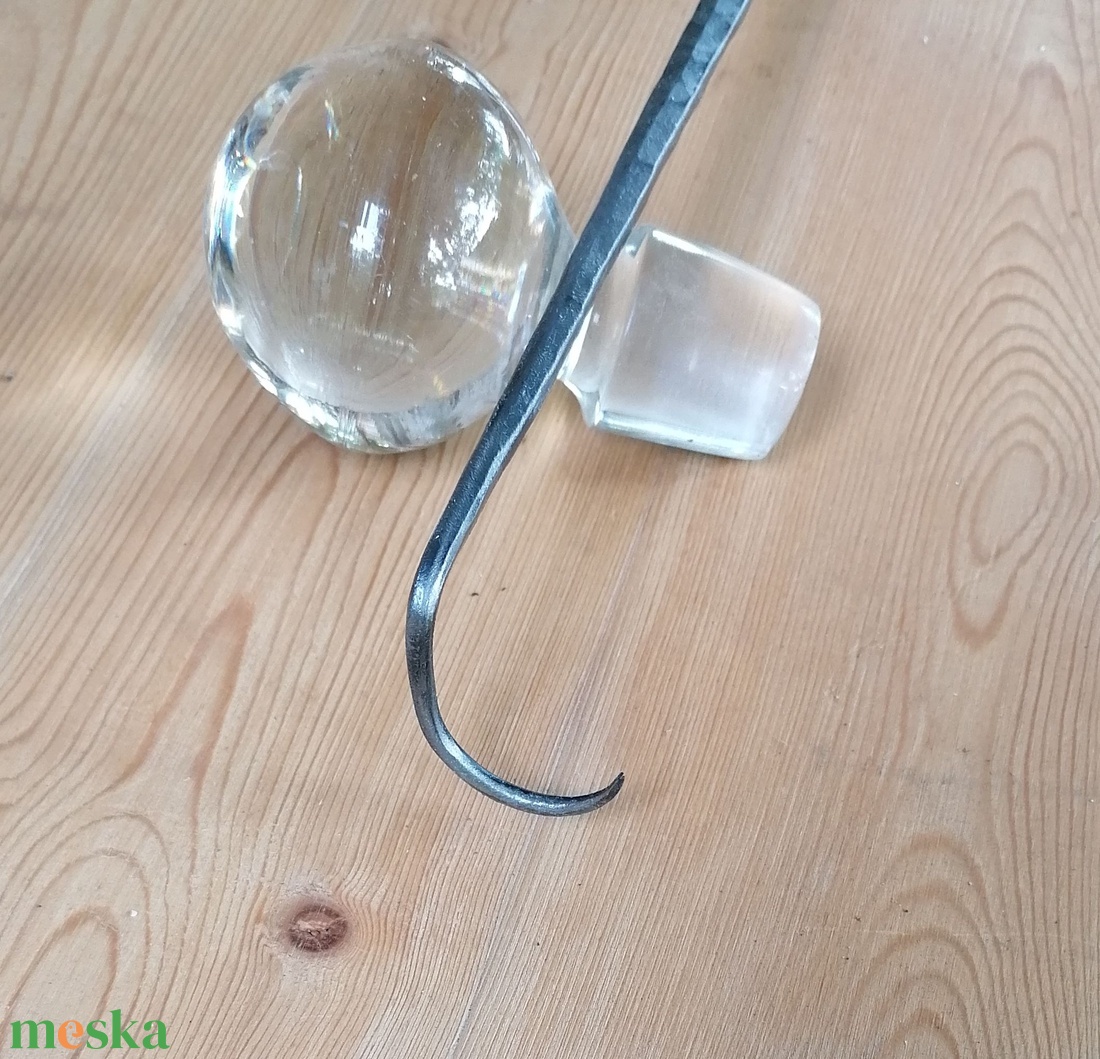 Kovácsoltvas húshorog, húsforgató grillezéshez - otthon & életmód - ház & kert - bográcsozás, grillezés - Meska.hu Kovácsoltvas húshorog, húsforgató grillezéshez - otthon & életmód - ház & kert - bográcsozás, grillezés - Meska.hu