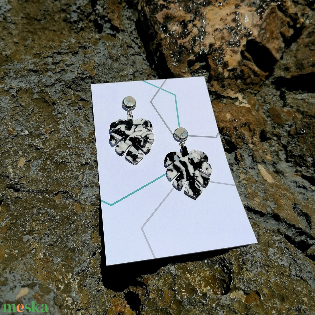 MONSTERA beton+akril fülbevaló - fekete-fehér - ékszer - fülbevaló - csillár fülbevaló - Meska.hu MONSTERA beton+akril fülbevaló - fekete-fehér - ékszer - fülbevaló - csillár fülbevaló - Meska.hu