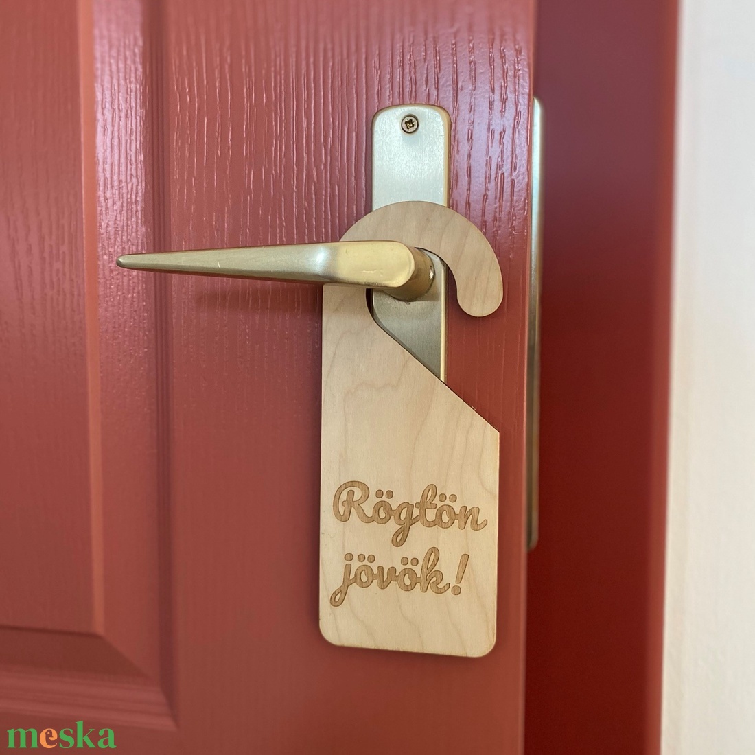 Rögtön jövök! ajtókilincs tábla - otthon & életmód - dekoráció - ajtó- és ablak dekoráció - ajtódísz & kopogtató - Meska.hu Rögtön jövök! ajtókilincs tábla - otthon & életmód - dekoráció - ajtó- és ablak dekoráció - ajtódísz & kopogtató - Meska.hu