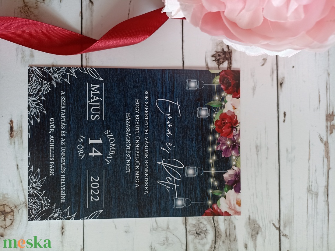 Őszi navy blue rusztikus esküvői meghívó burgundy virágokkal, modern, elegáns rózsás, fényfüzér, természetközeli - esküvő - meghívó & kártya - meghívó - Meska.hu