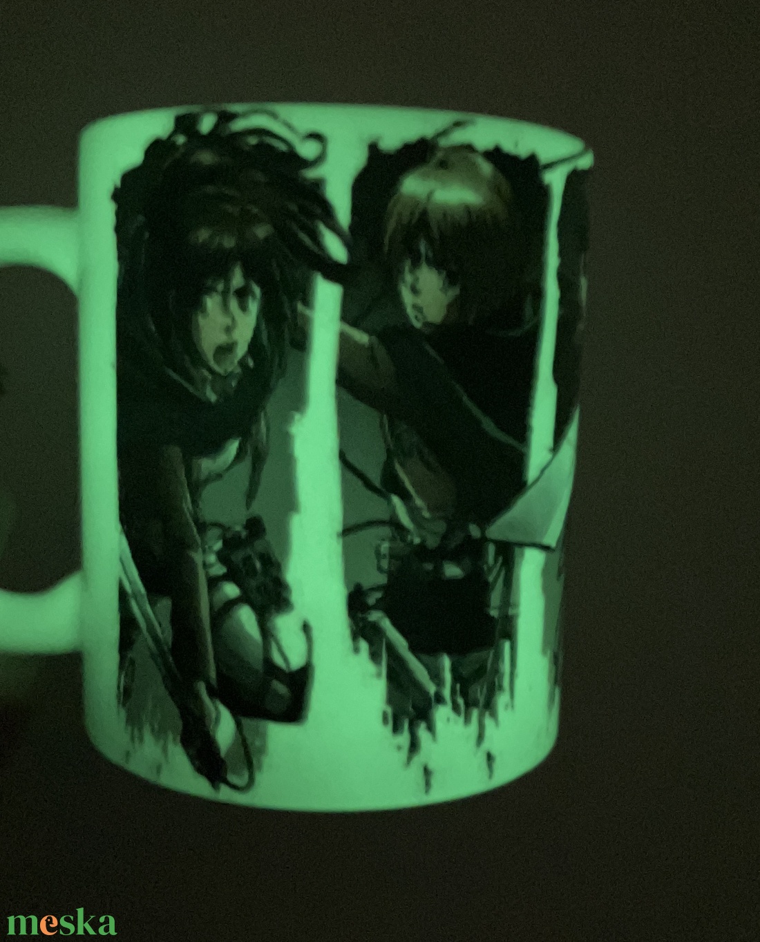 Attack on Titan Sötétben világít - otthon & életmód - konyhafelszerelés, tálalás - tálalás - bögre & csésze - Meska.hu