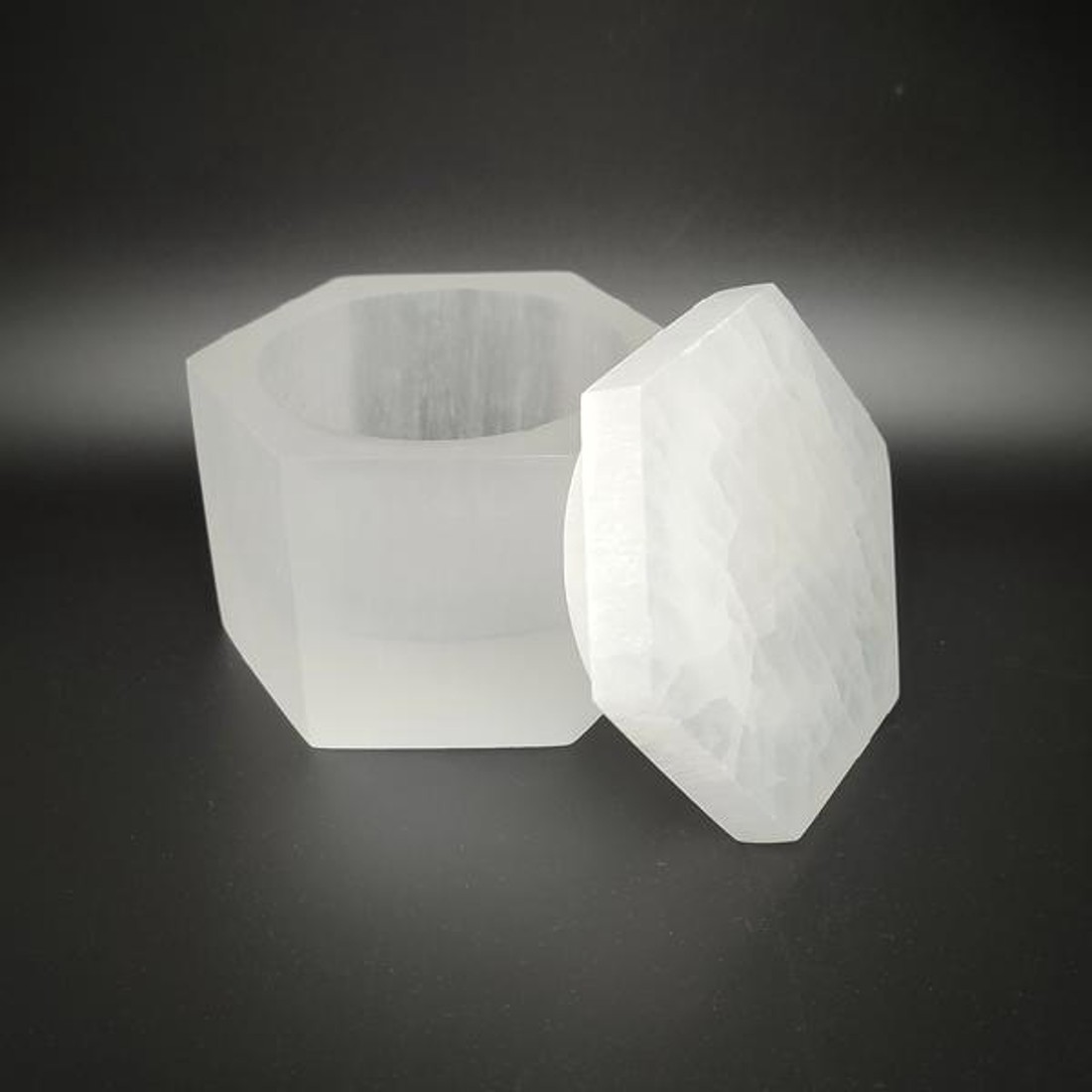 Szelenit doboz hatszög életfa 8-9x6cm - kellékek & szerszámok - ásvány alapanyag - szelenit korong - Meska.hu