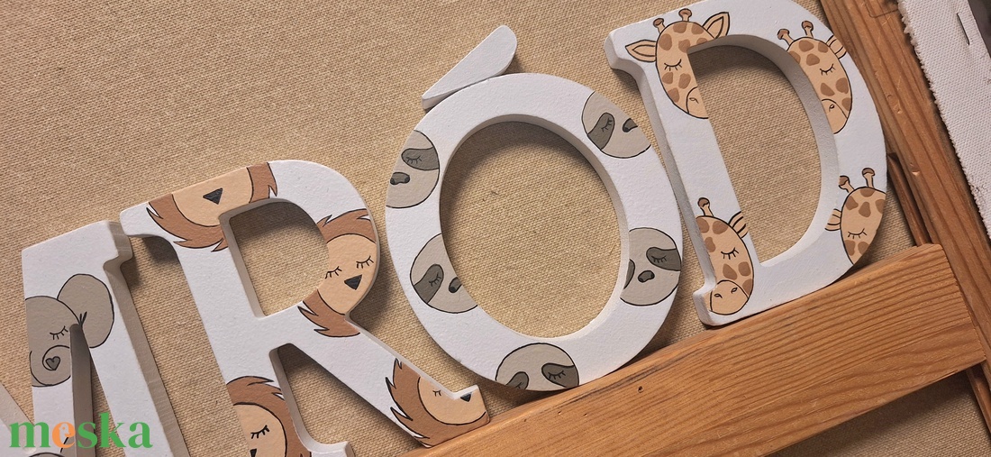 Állatos dekorbetű - baba - mama - babaszoba dekoráció - babanév dekoráció - Meska.hu