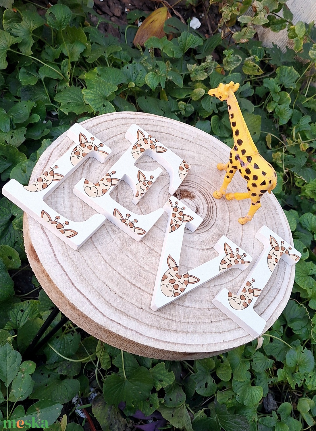 Zsiráfos dekorbetű - baba - mama - babaszoba dekoráció - babanév dekoráció - Meska.hu