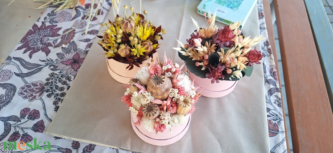 Mákfejes virágbox - otthon & életmód - virágdekoráció - virágdíszek - dekor koszorúk, kopogtatók - Meska.hu