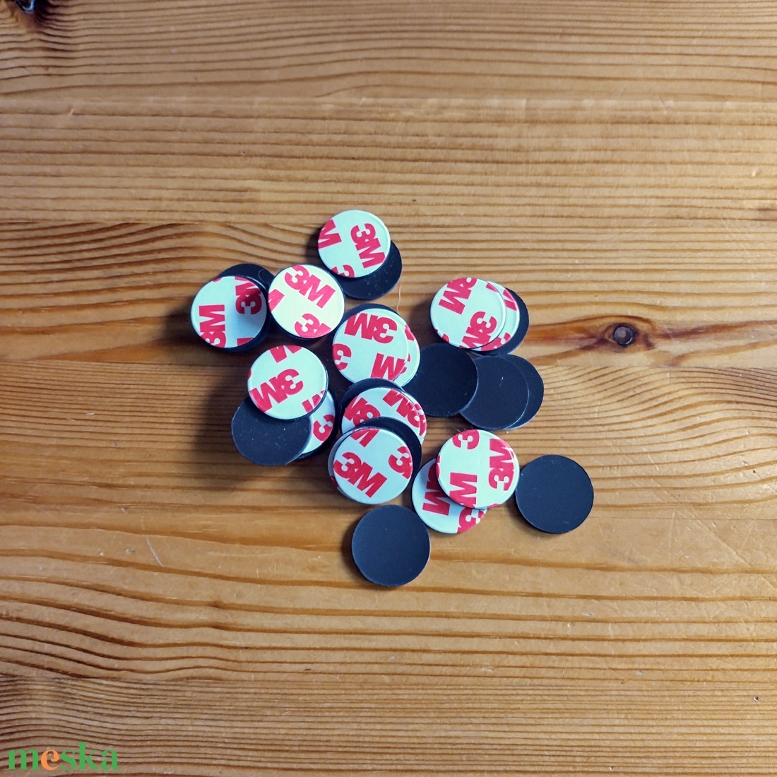 öntapadós máges - 22mm átmérőjű - kellékek & szerszámok - gyöngyfűzés kellékek - egyéb alkatrész - Meska.hu öntapadós máges - 22mm átmérőjű - kellékek & szerszámok - gyöngyfűzés kellékek - egyéb alkatrész - Meska.hu