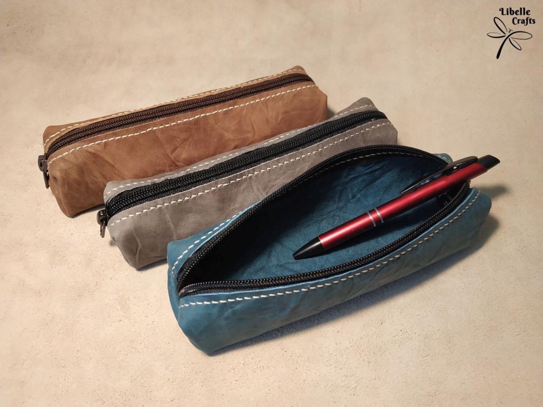 Gyűrt bőrből készült tolltartó - otthon & életmód - papír, írószer - tolltartó & ceruzatekercs - Meska.hu