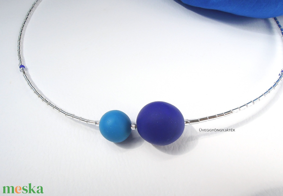 Kék gömb  -  minimál nyaklánc, rövid nyaklánc - ékszer - nyaklánc - gyöngyös nyaklánc - Meska.hu