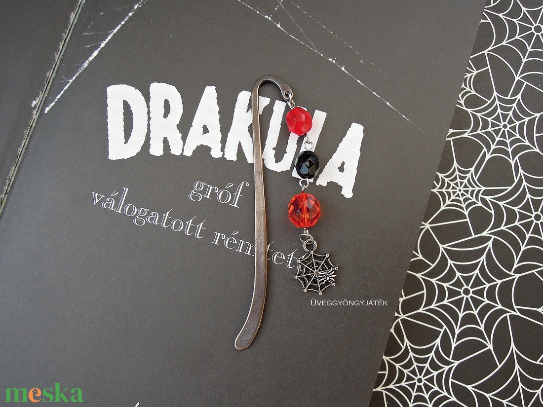 Könyvjelző rémtörténetekhez - piros fekete narancssárga üveggyöngy, pók, pókháló - halloweeni ékszerek - halloweeni ékszerek - Meska.hu Könyvjelző rémtörténetekhez - piros fekete narancssárga üveggyöngy, pók, pókháló - halloweeni ékszerek - halloweeni ékszerek - Meska.hu