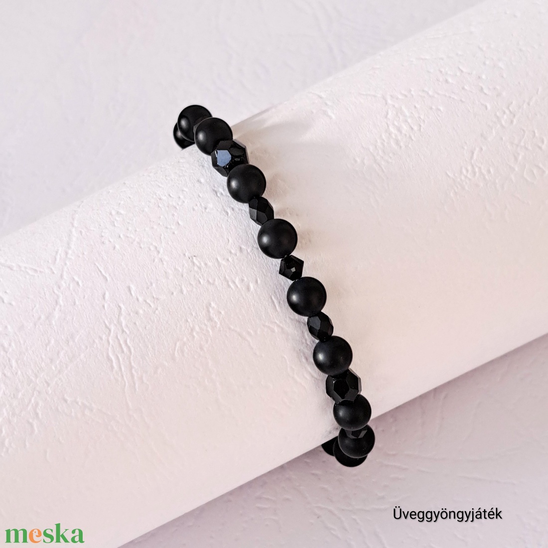 Fekete ónix ásvány karkötő Swarovski kristállyal és csiszolt gyöngyökkel - ékszer - karkötő - gyöngyös karkötő - Meska.hu