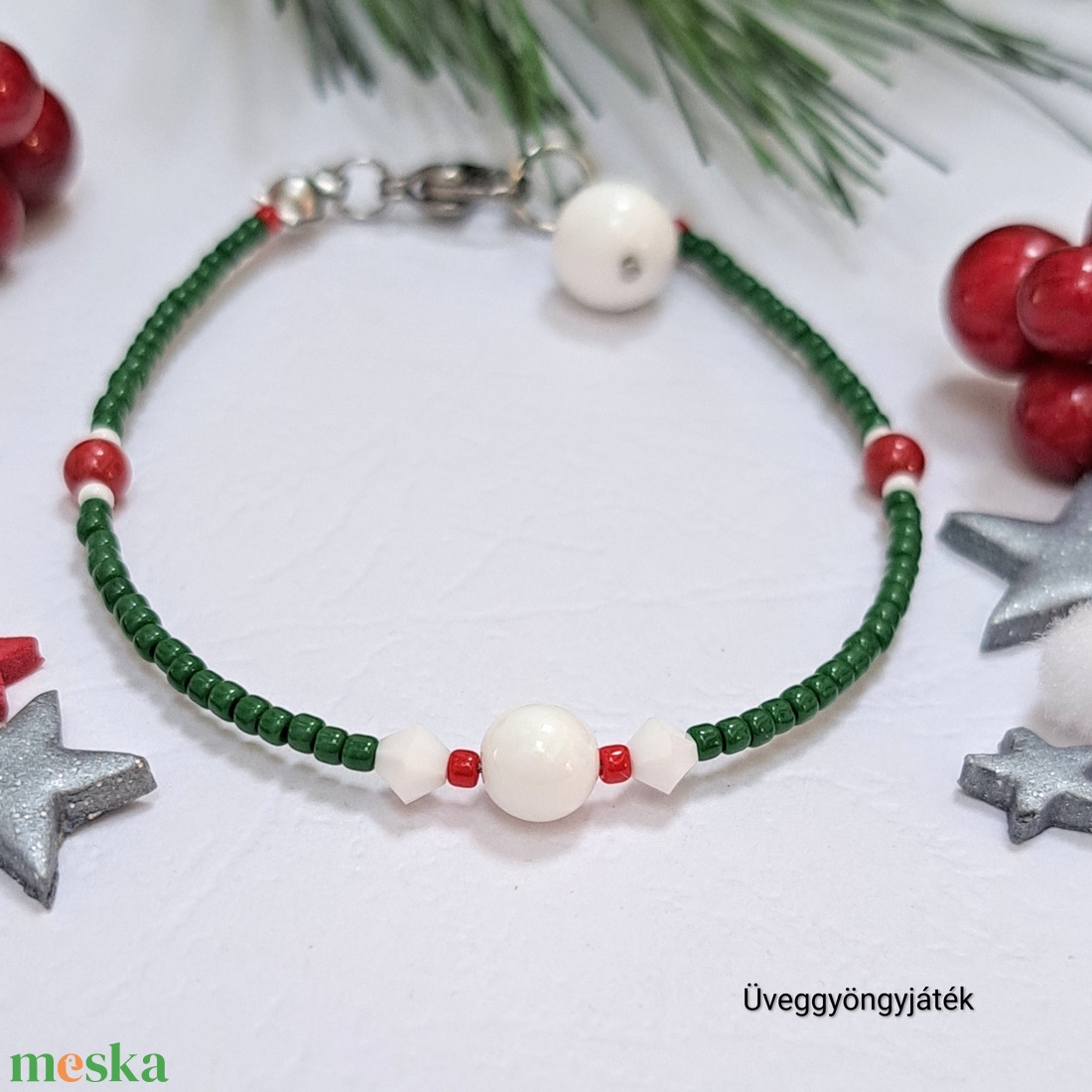 Vékony karkötő, Swarovski kristályokkal, kagylóhéj gyöngyökkel, karácsonyi színekben  - ékszer - karkötő - gyöngyös karkötő - Meska.hu