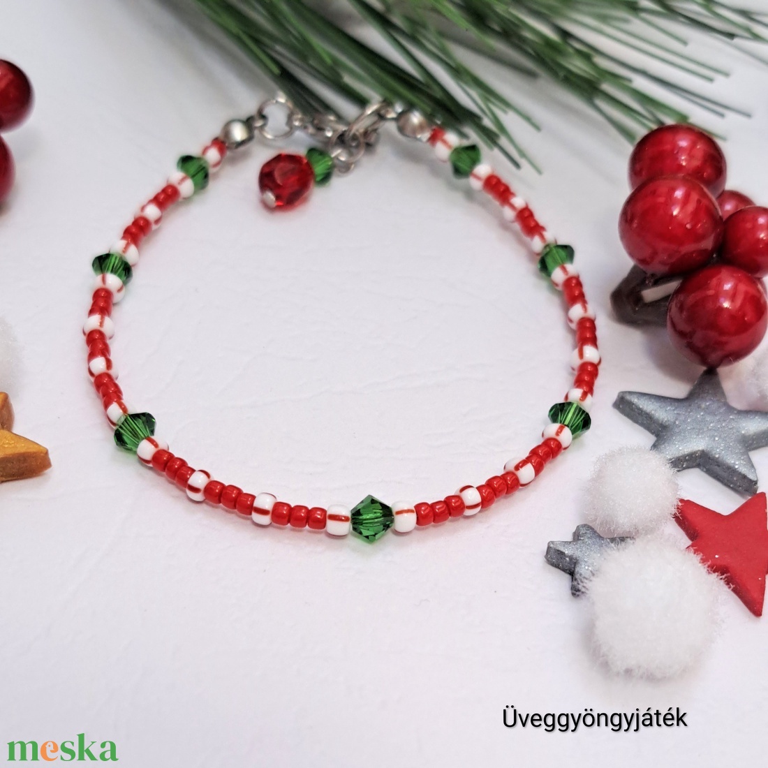 Vékony karkötő karácsonyi színekben, Swarovski kristályokkal, karácsonyi cukorka karácsonyi cukorka  - ékszer - karkötő - gyöngyös karkötő - Meska.hu