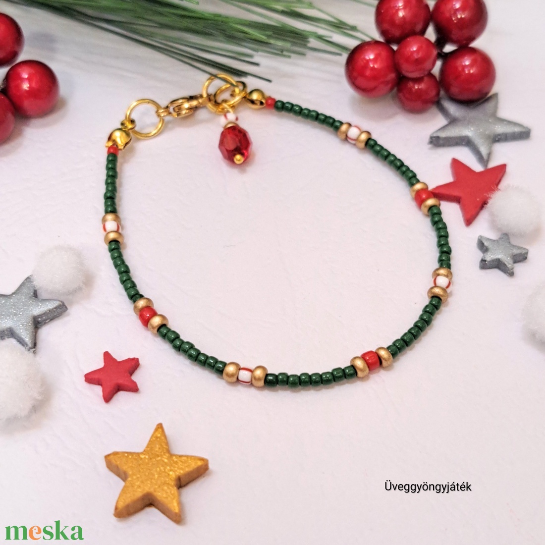 Vékony karkötő karácsonyi színekben  - ékszer - karkötő - gyöngyös karkötő - Meska.hu