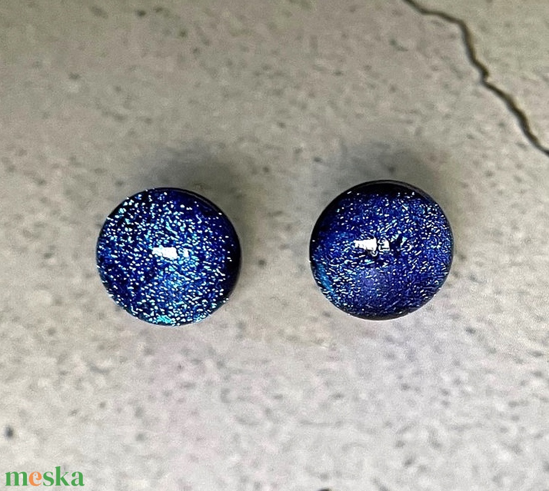  Királykék irizáló fülbevaló, üvegékszer - ékszer - fülbevaló - pötty fülbevaló - Meska.hu