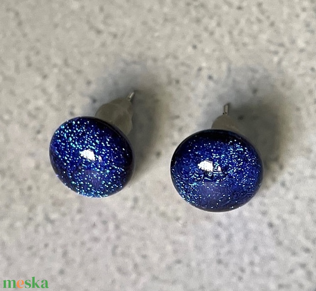  Királykék irizáló fülbevaló, üvegékszer - ékszer - fülbevaló - pötty fülbevaló - Meska.hu