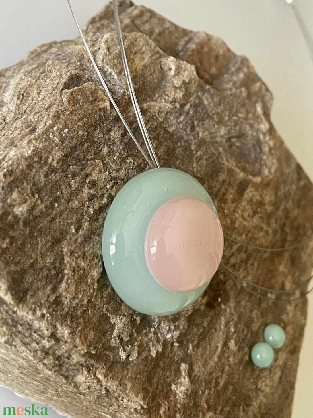 Mentazöld, rózsaszín nyaklánc, üvegékszer - ékszer - nyaklánc - medál - Meska.hu