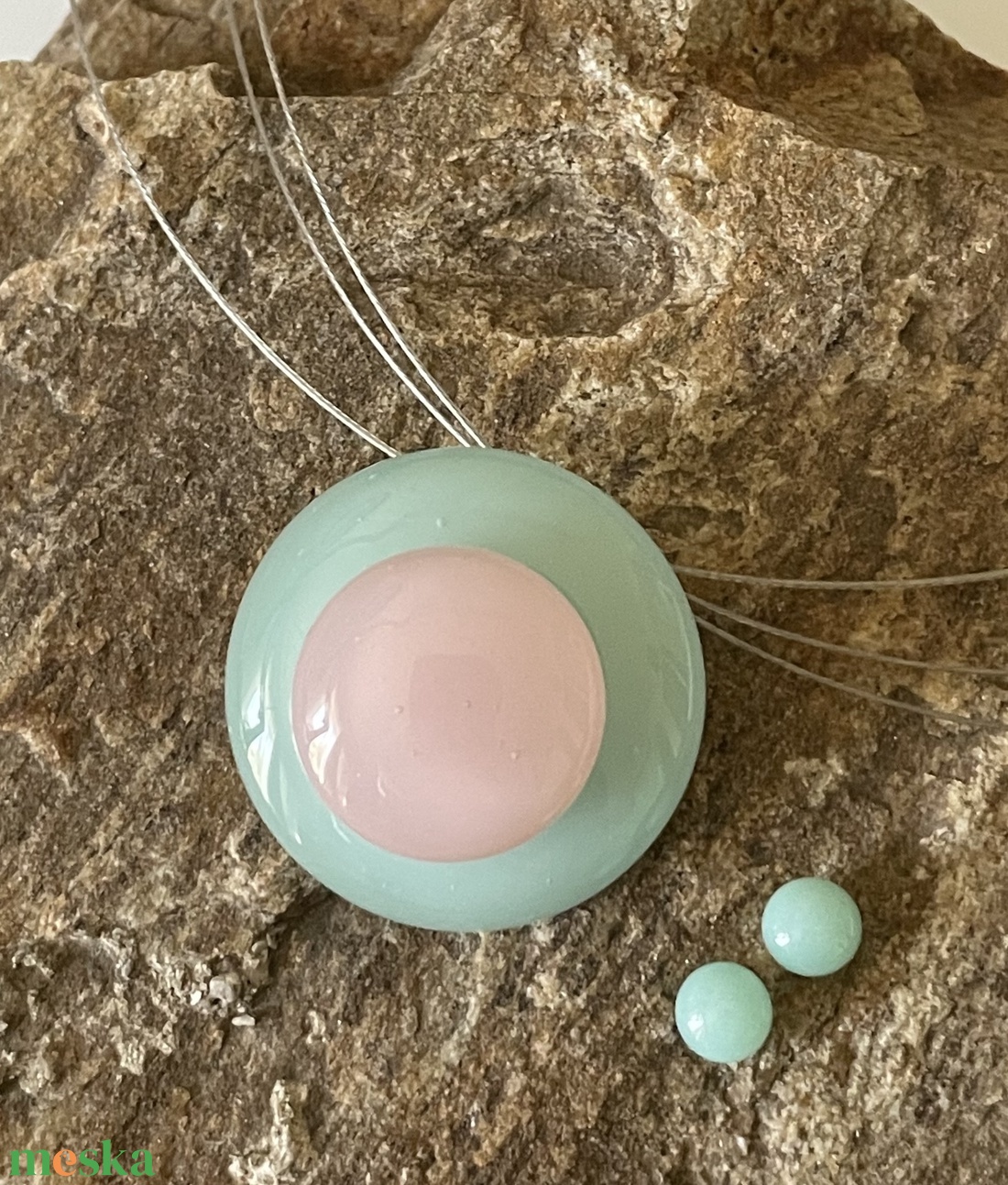 Mentazöld, rózsaszín nyaklánc, üvegékszer - ékszer - nyaklánc - medál - Meska.hu