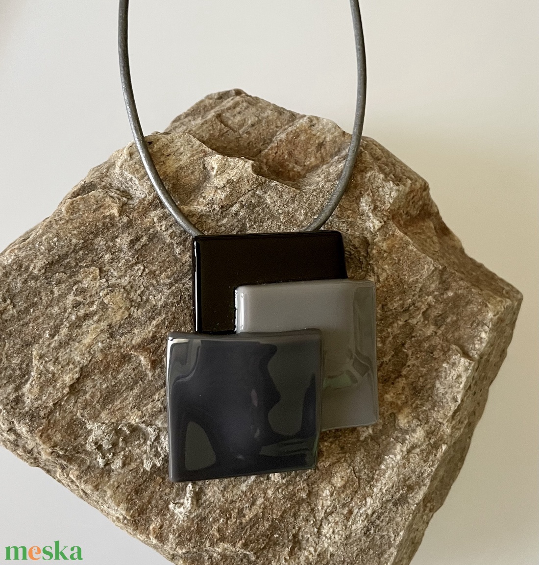 Modern üveg medál szürke árnyalatokban - ékszer - nyaklánc - medál - Meska.hu