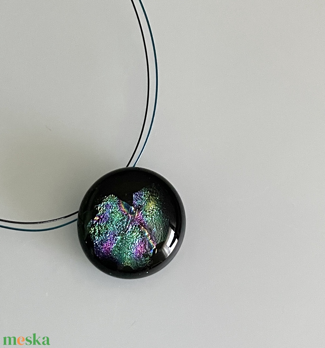 Többszínű irizáló nyaklánc, üvegékszer - ékszer - nyaklánc - medálos nyaklánc - Meska.hu