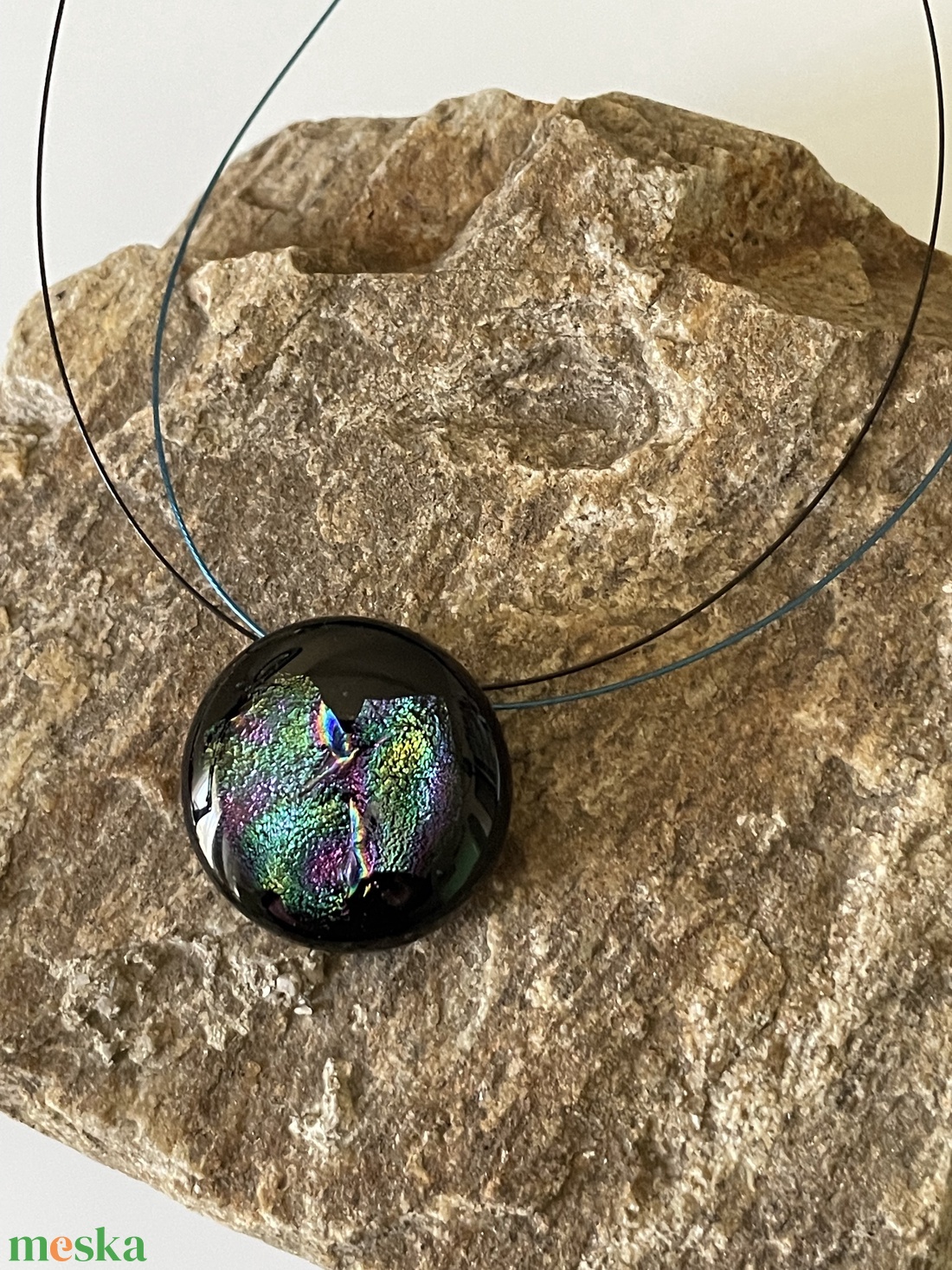 Többszínű irizáló nyaklánc, üvegékszer - ékszer - nyaklánc - medálos nyaklánc - Meska.hu