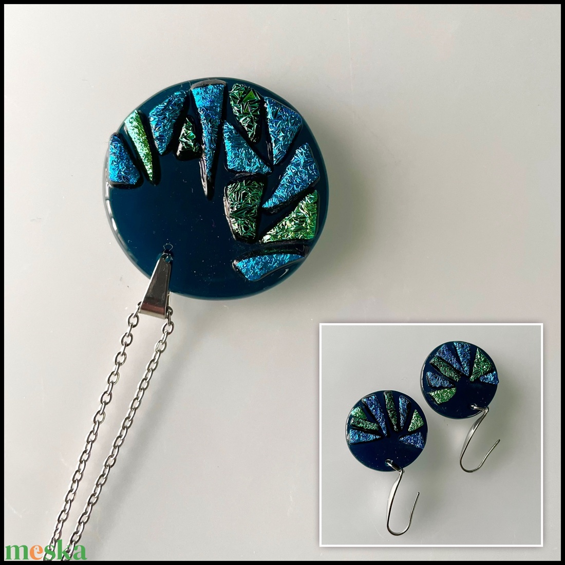 Többszínű irizáló nyaklánc, üvegékszer - ékszer - nyaklánc - medálos nyaklánc - Meska.hu