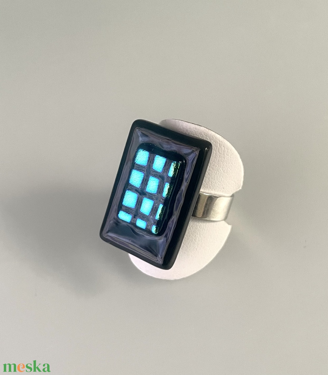 Fekete-türkiz irizáló gyűrű, üvegékszer - ékszer - gyűrű - figurális gyűrű - Meska.hu