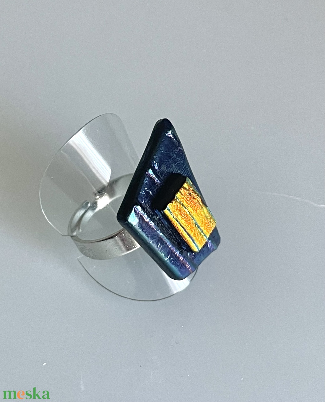 Éjkék-narancs irizáló gyűrű, üvegékszer - ékszer - gyűrű - figurális gyűrű - Meska.hu
