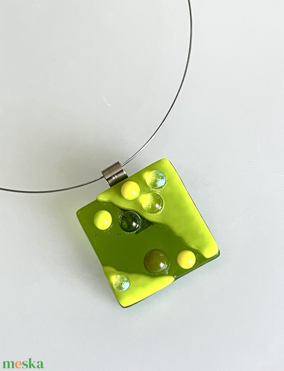 Tavasz zöld medál, üvegékszer - ékszer - nyaklánc - medálos nyaklánc - Meska.hu