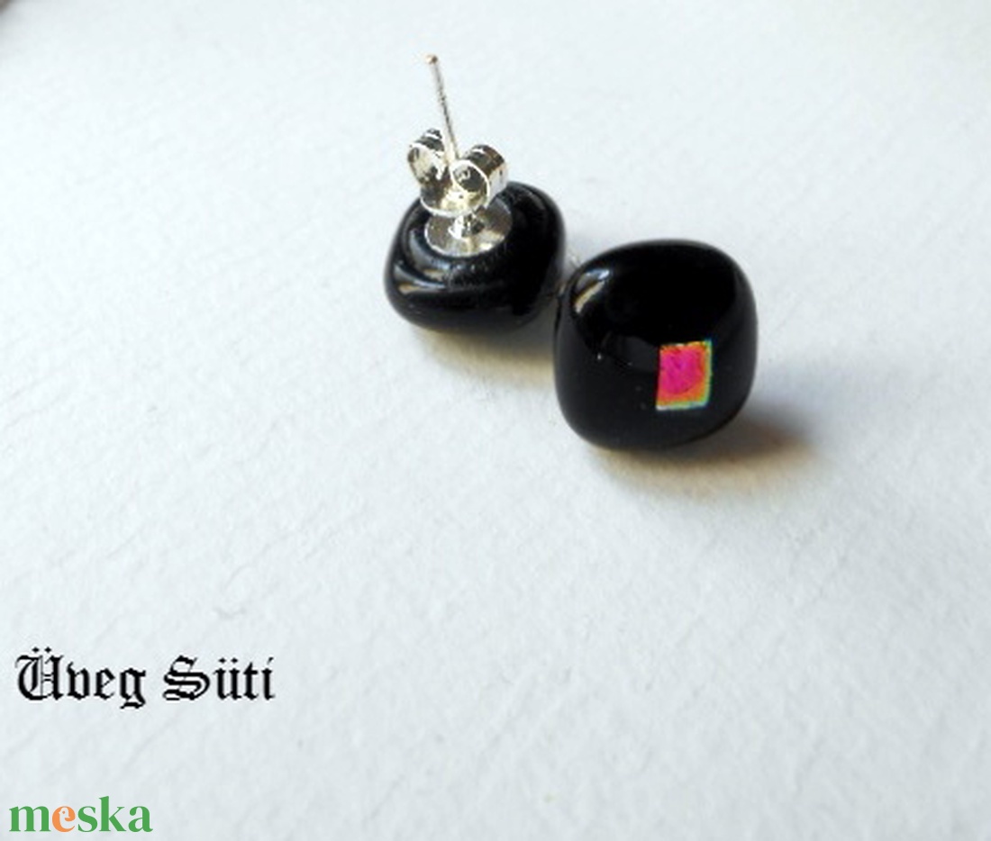 NEMESACÉL Fekete sakk-matt pink fekete fülbevaló üvegékszer ajándék nőknek, születésnapra - ékszer - fülbevaló - pötty fülbevaló - Meska.hu NEMESACÉL Fekete sakk-matt pink fekete fülbevaló üvegékszer ajándék nőknek, születésnapra - ékszer - fülbevaló - pötty fülbevaló - Meska.hu