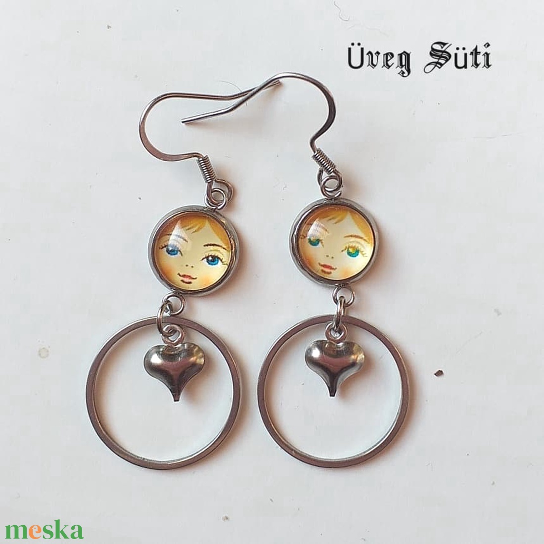NEMESACÉL Minimál babás angyalkás nemesacél franciakapcsos fülbevaló, fehér  barna - ékszer - fülbevaló - lógó fülbevaló - Meska.hu