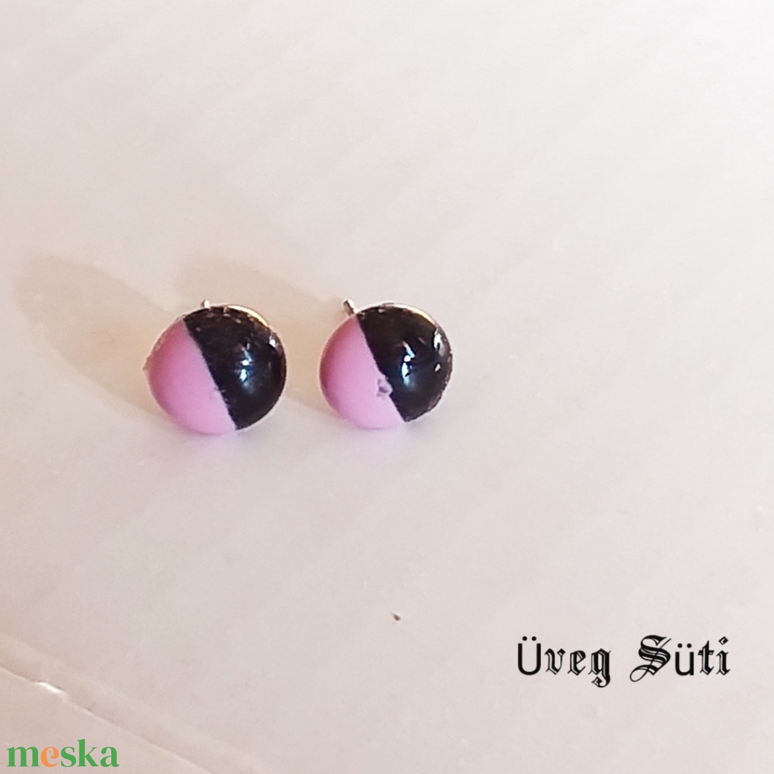 NEMESACÉL Duocolor fülbevaló  fekete, rózsaszin üvegékszer nemesacél szerelékkel ajndék  - ékszer - fülbevaló - pötty fülbevaló - Meska.hu