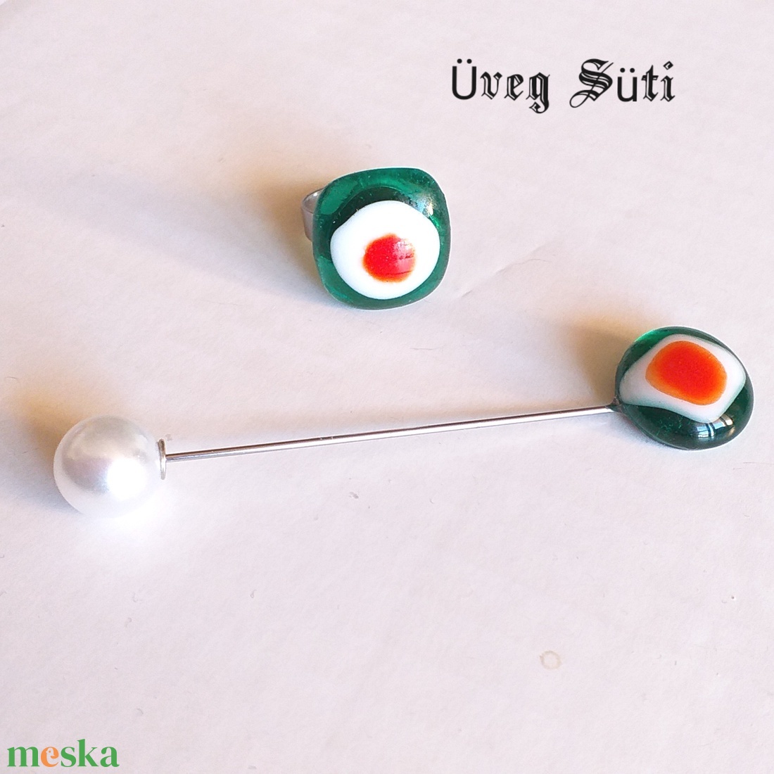Tricolor Kokárda kitűző üvegékszer tekla gyöngy dsszel, muranoi üveg, ajándék , nemzeti színű, petőfi, március 15 - ékszer - kitűző és bross - kitűző - Meska.hu Tricolor Kokárda kitűző üvegékszer tekla gyöngy dsszel, muranoi üveg, ajándék , nemzeti színű, petőfi, március 15 - ékszer - kitűző és bross - kitűző - Meska.hu