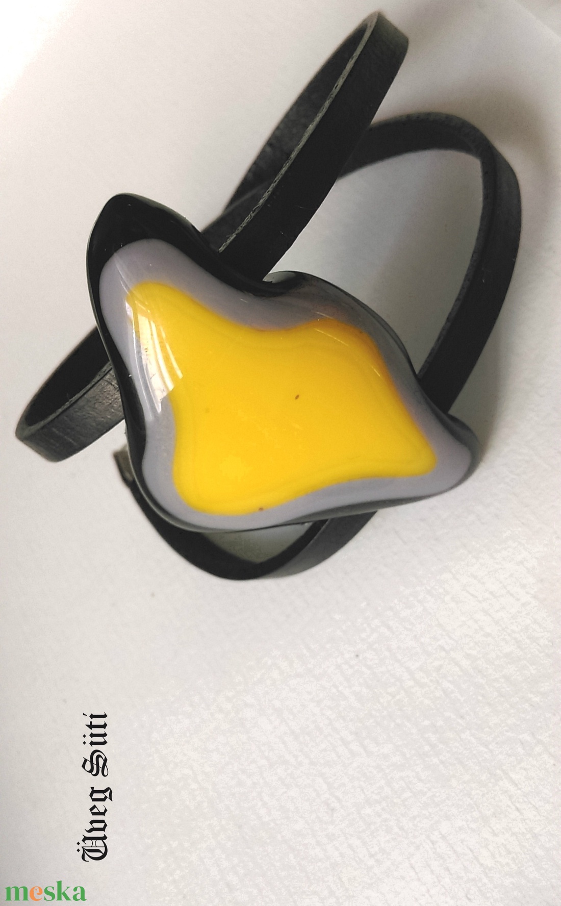 NEMESACÉL Tricolor tulipán fekete, szürke, sárga csillogó két soros karkötő üvegékszer - ékszer - karkötő - karkötő medállal - Meska.hu NEMESACÉL Tricolor tulipán fekete, szürke, sárga csillogó két soros karkötő üvegékszer - ékszer - karkötő - karkötő medállal - Meska.hu