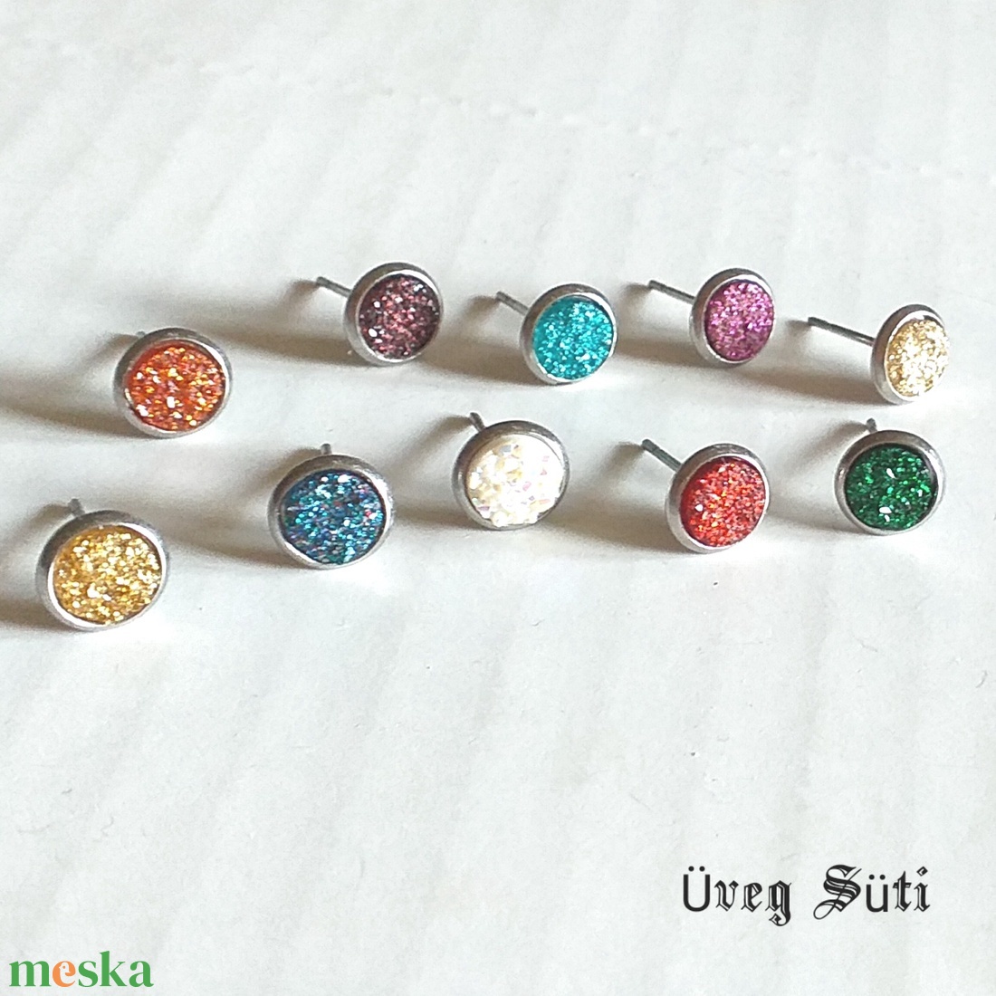 NEMESACÉL Csillogó druzy 6mm-es zöld kék pink arany piros fülbevaló - ékszer - fülbevaló - pötty fülbevaló - Meska.hu NEMESACÉL Csillogó druzy 6mm-es zöld kék pink arany piros fülbevaló - ékszer - fülbevaló - pötty fülbevaló - Meska.hu
