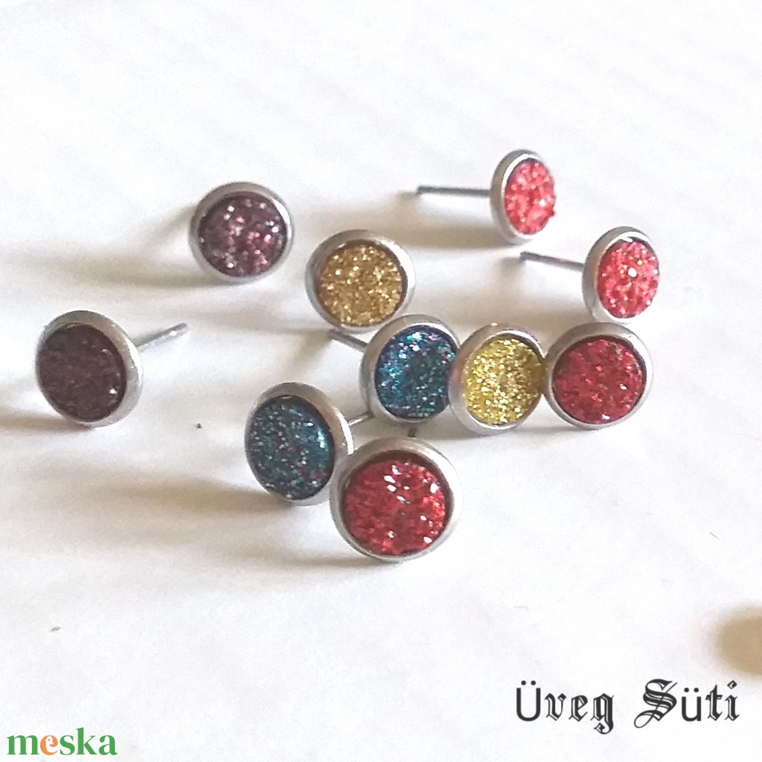 NEMESACÉL Csillogó druzy 6mm-es zöld kék pink arany piros fülbevaló - ékszer - fülbevaló - pötty fülbevaló - Meska.hu NEMESACÉL Csillogó druzy 6mm-es zöld kék pink arany piros fülbevaló - ékszer - fülbevaló - pötty fülbevaló - Meska.hu