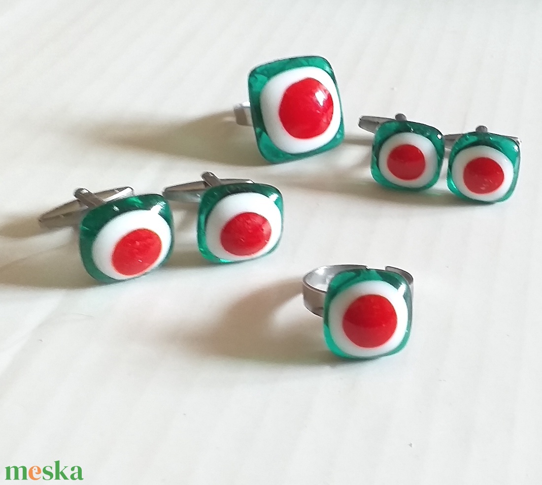 NEMESACÉL KOKÁRDA mandzsetta piros fehér zöld kokárda üvegékszer, nemzeti színű tricolor ékszer férfiaknak - ékszer - mandzsettagomb és nyakkendőtű - Meska.hu NEMESACÉL KOKÁRDA mandzsetta piros fehér zöld kokárda üvegékszer, nemzeti színű tricolor ékszer férfiaknak - ékszer - mandzsettagomb és nyakkendőtű - Meska.hu
