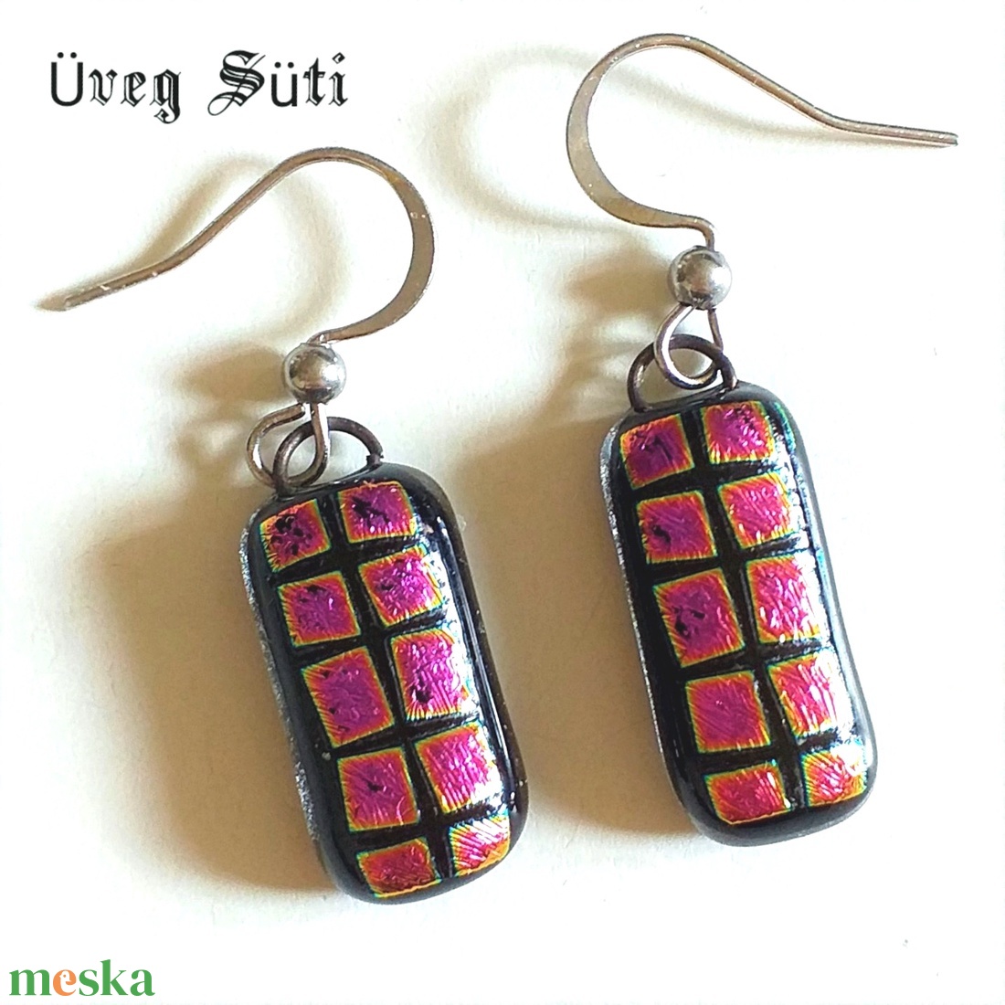NEMESACÉL Fekete pink arany sakk matt f dichroic fülbevaló üvegékszer ajándék nőnapra, ballagásra születésnapra - ékszer - fülbevaló - lógó fülbevaló - Meska.hu NEMESACÉL Fekete pink arany sakk matt f dichroic fülbevaló üvegékszer ajándék nőnapra, ballagásra születésnapra - ékszer - fülbevaló - lógó fülbevaló - Meska.hu