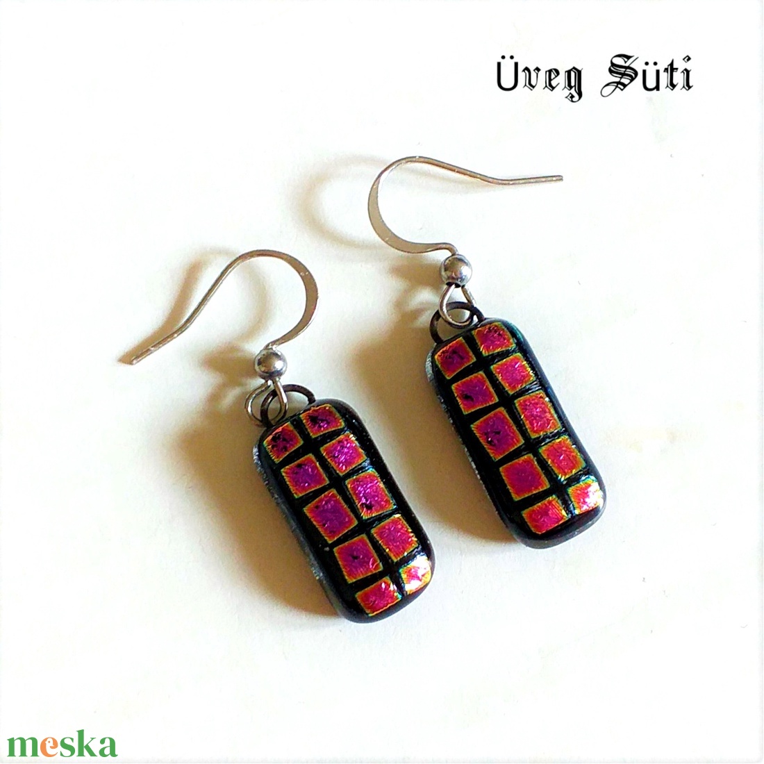 NEMESACÉL Fekete pink arany sakk matt f dichroic fülbevaló üvegékszer ajándék nőnapra, ballagásra születésnapra - ékszer - fülbevaló - lógó fülbevaló - Meska.hu NEMESACÉL Fekete pink arany sakk matt f dichroic fülbevaló üvegékszer ajándék nőnapra, ballagásra születésnapra - ékszer - fülbevaló - lógó fülbevaló - Meska.hu