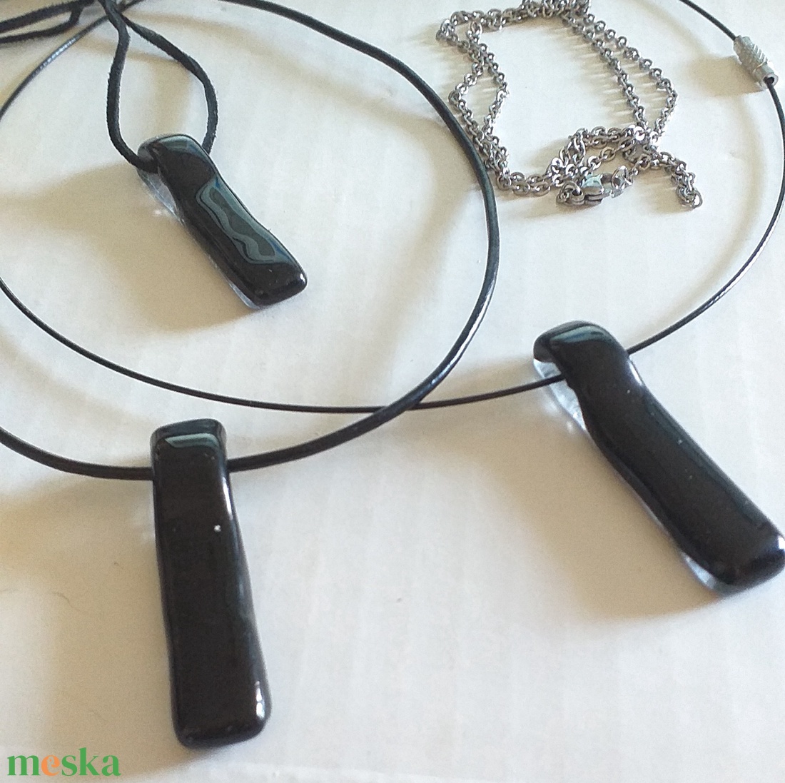 NEMESACÉL Fekete üveg minimál medál ez az unisex medál - ékszer - nyaklánc - medálos nyaklánc - Meska.hu NEMESACÉL Fekete üveg minimál medál ez az unisex medál - ékszer - nyaklánc - medálos nyaklánc - Meska.hu