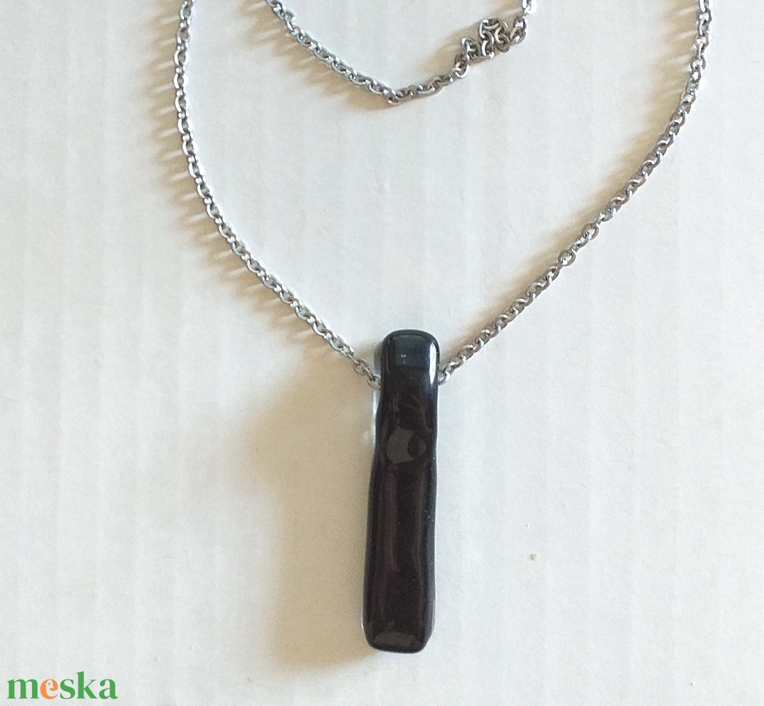 NEMESACÉL Fekete üveg minimál medál ez az unisex medál - ékszer - nyaklánc - medálos nyaklánc - Meska.hu NEMESACÉL Fekete üveg minimál medál ez az unisex medál - ékszer - nyaklánc - medálos nyaklánc - Meska.hu