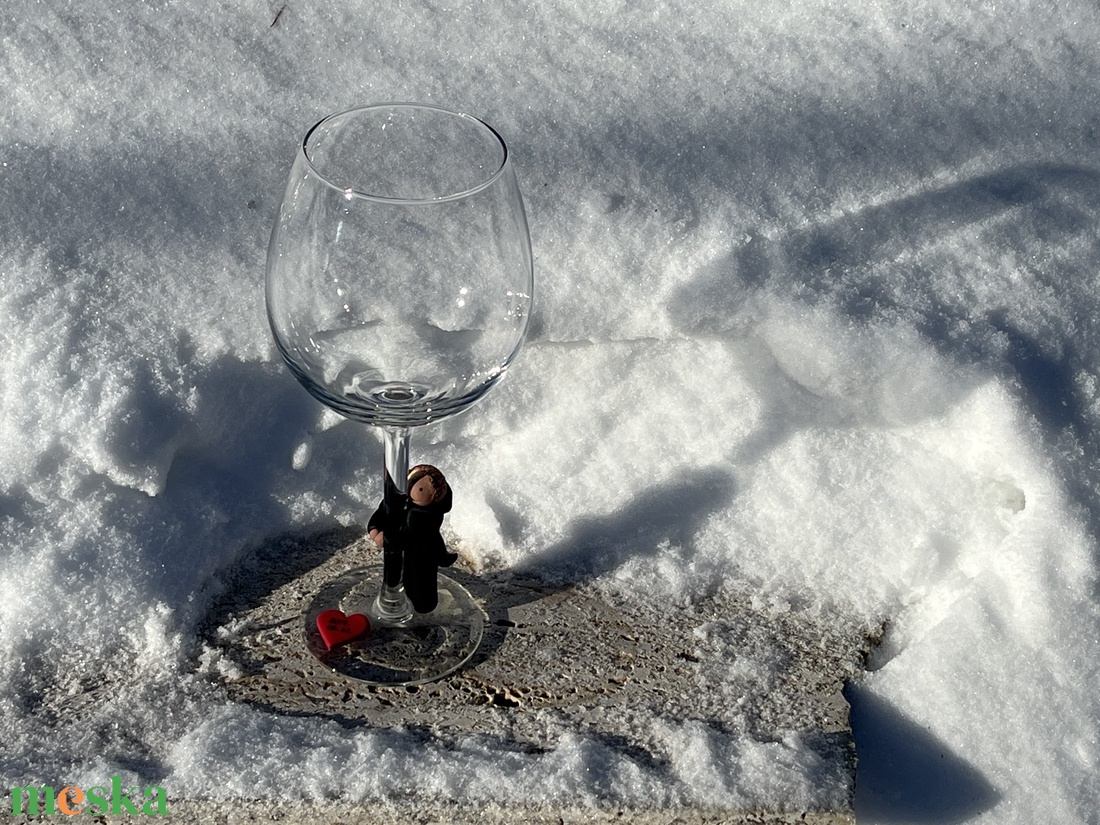 Emlékpoharak esküvőre � egyedi menyasszony és vőlegény figurákkal díszítve - esküvő - emlék & ajándék - nászajándék - esküvői pohár, pohárszett - Meska.hu