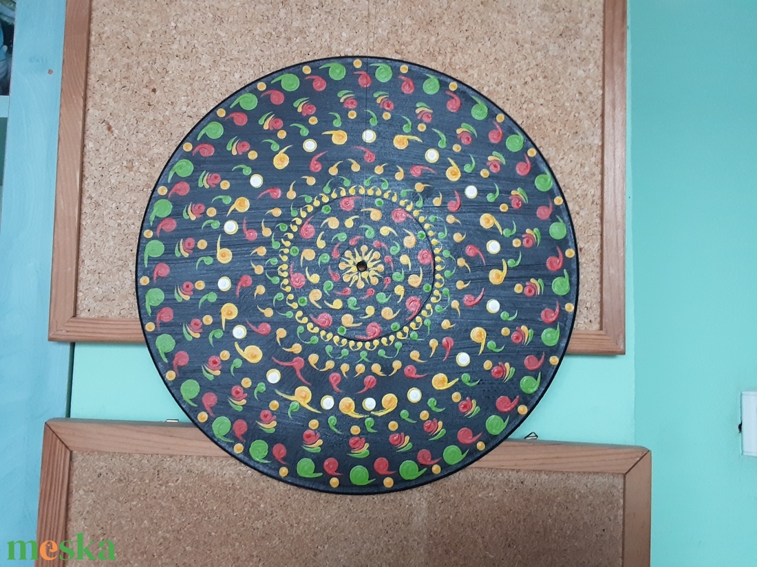 Mandala festés akrillal, pontozásos technikával bakelit lemezre .03. - otthon & életmód - dekoráció - dísztárgy - Meska.hu Mandala festés akrillal, pontozásos technikával bakelit lemezre .03. - otthon & életmód - dekoráció - dísztárgy - Meska.hu