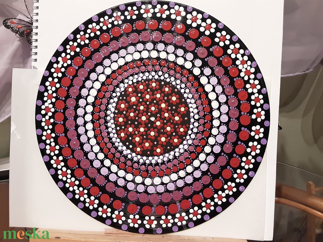 Mandala festés akrillal bakelit lemezre - otthon & életmód - dekoráció - dísztárgy - Meska.hu Mandala festés akrillal bakelit lemezre - otthon & életmód - dekoráció - dísztárgy - Meska.hu