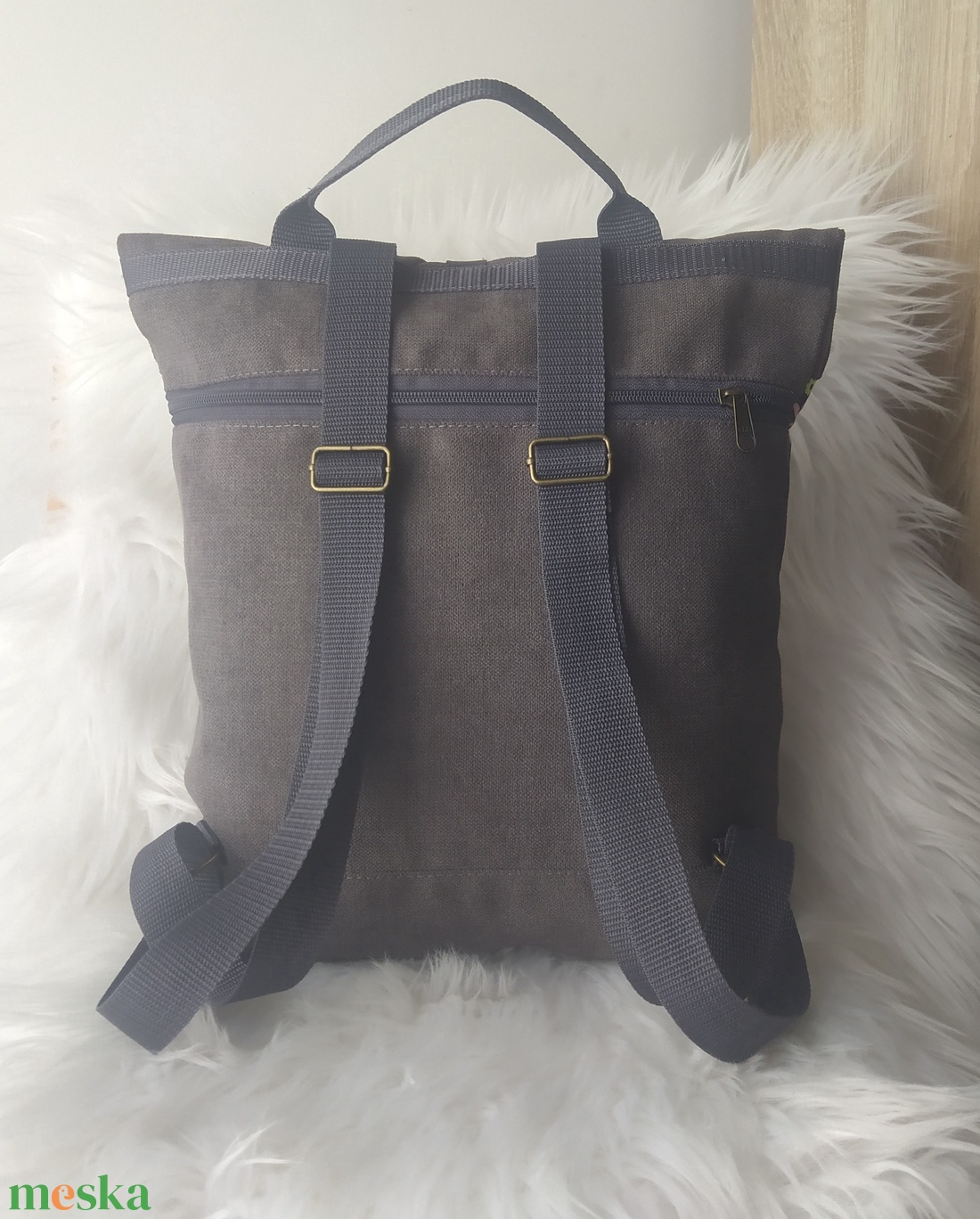 Szürke rolltop hátizsák elején varázserdő mintával - táska & tok - hátizsák - roll top hátizsák - Meska.hu Szürke rolltop hátizsák elején varázserdő mintával - táska & tok - hátizsák - roll top hátizsák - Meska.hu