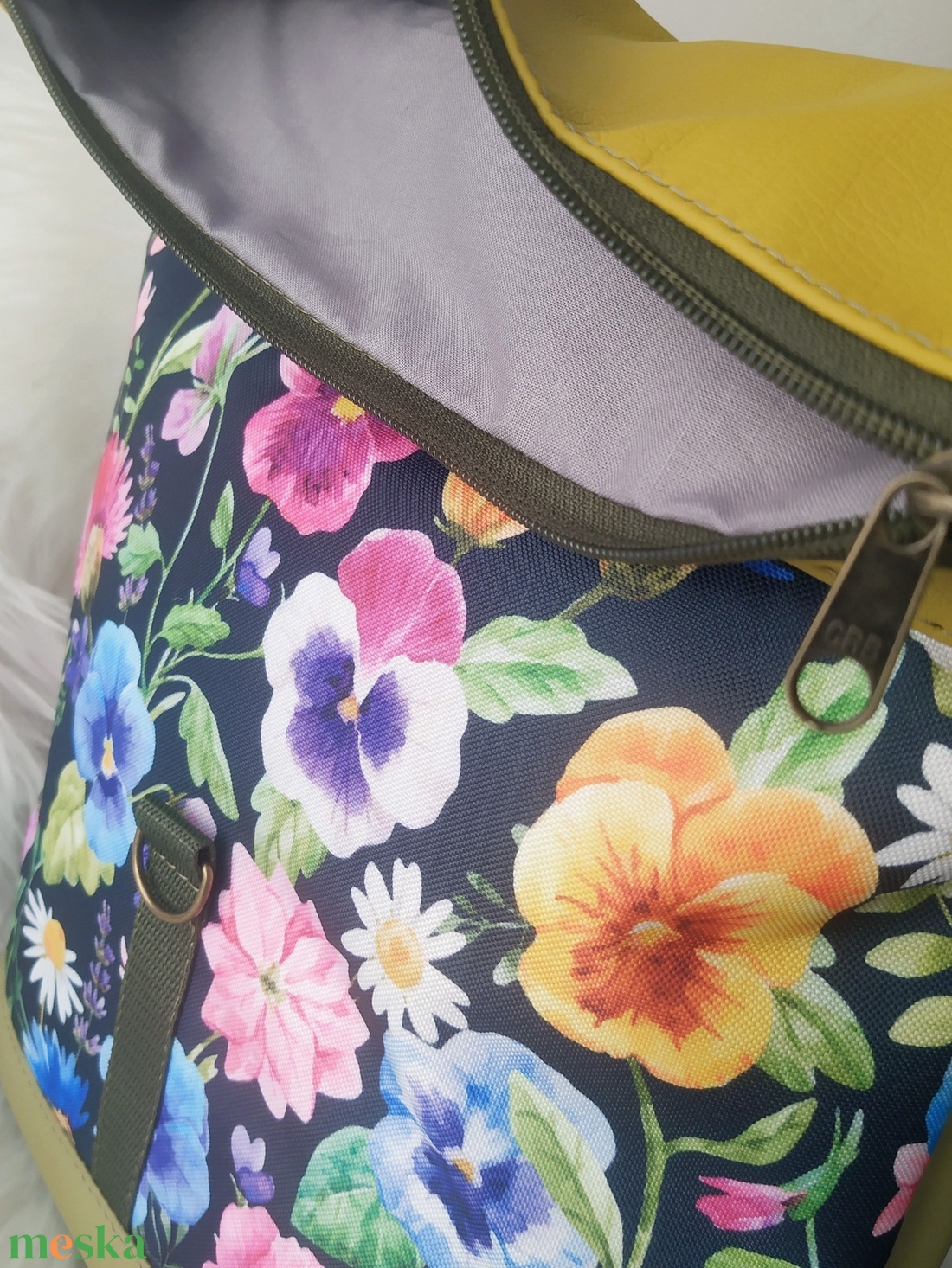 Zöld műbőr rolltop hátizsák elején virágmintával - táska & tok - hátizsák - roll top hátizsák - Meska.hu Zöld műbőr rolltop hátizsák elején virágmintával - táska & tok - hátizsák - roll top hátizsák - Meska.hu