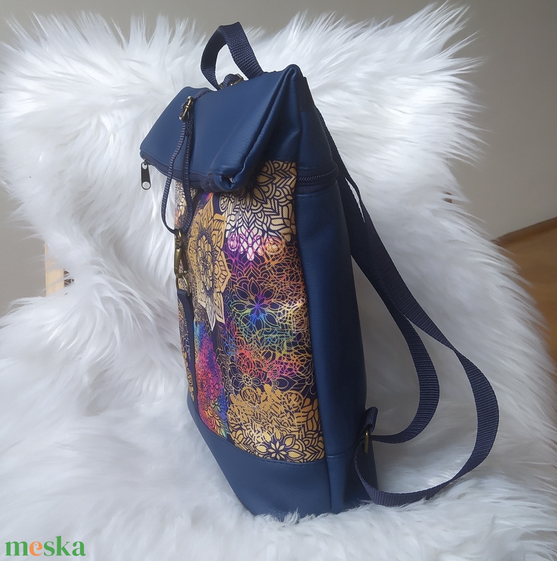 Kék műbőr rolltop hátizsák elején mandala mintával - táska & tok - hátizsák - roll top hátizsák - Meska.hu